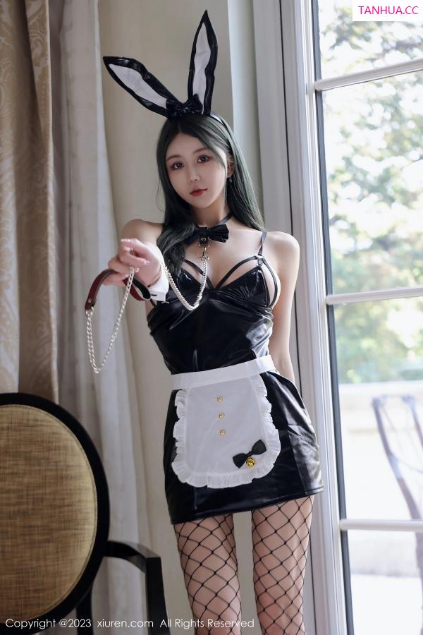 tina_甜仔  [XiuRen]高清写真图 2023.08.10 No.7208 tina_甜仔 兔子装美臀第7张图片